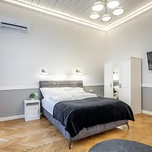 Luxurious At Center Budapest